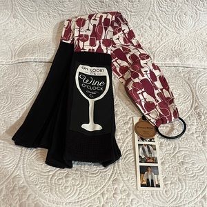 Demdaco Kitchen Boa “OH LOOK,‎ IT’S WINE O’CLOCK”, NWT